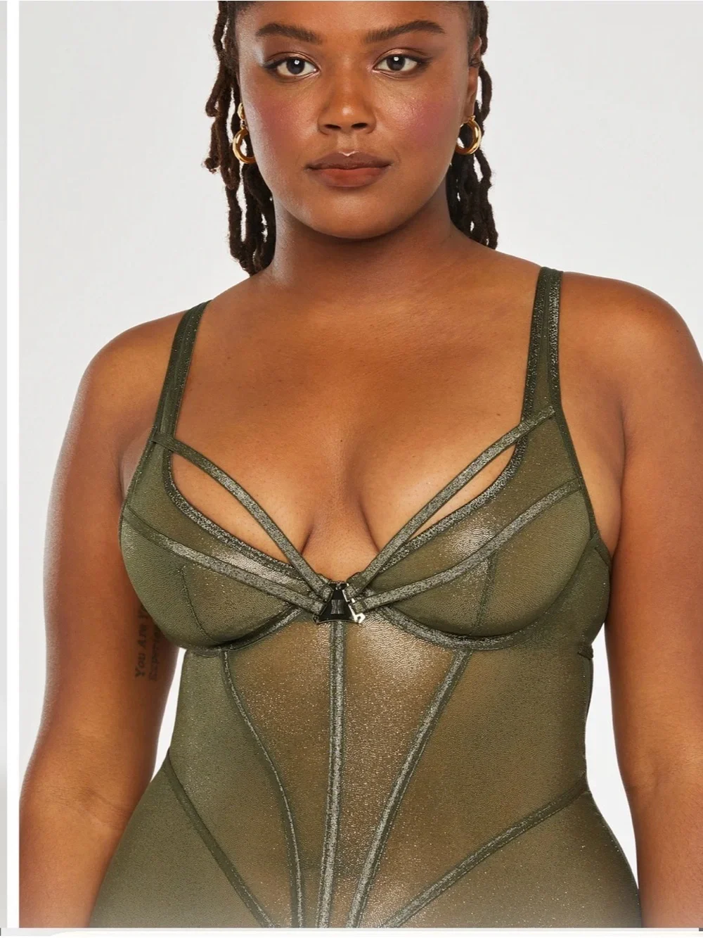 NWT - SAVAGE X FENTY GOING PLATINUM MESH CROTCHLESS CATSUIT